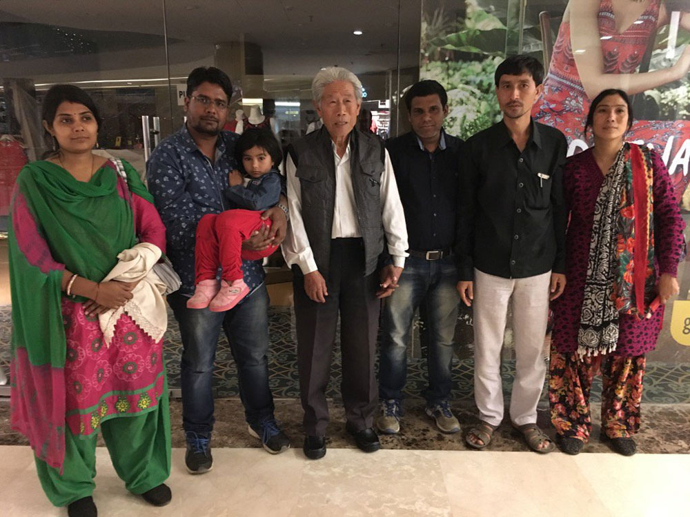 chinese veteran trapped in India visits his home town in china